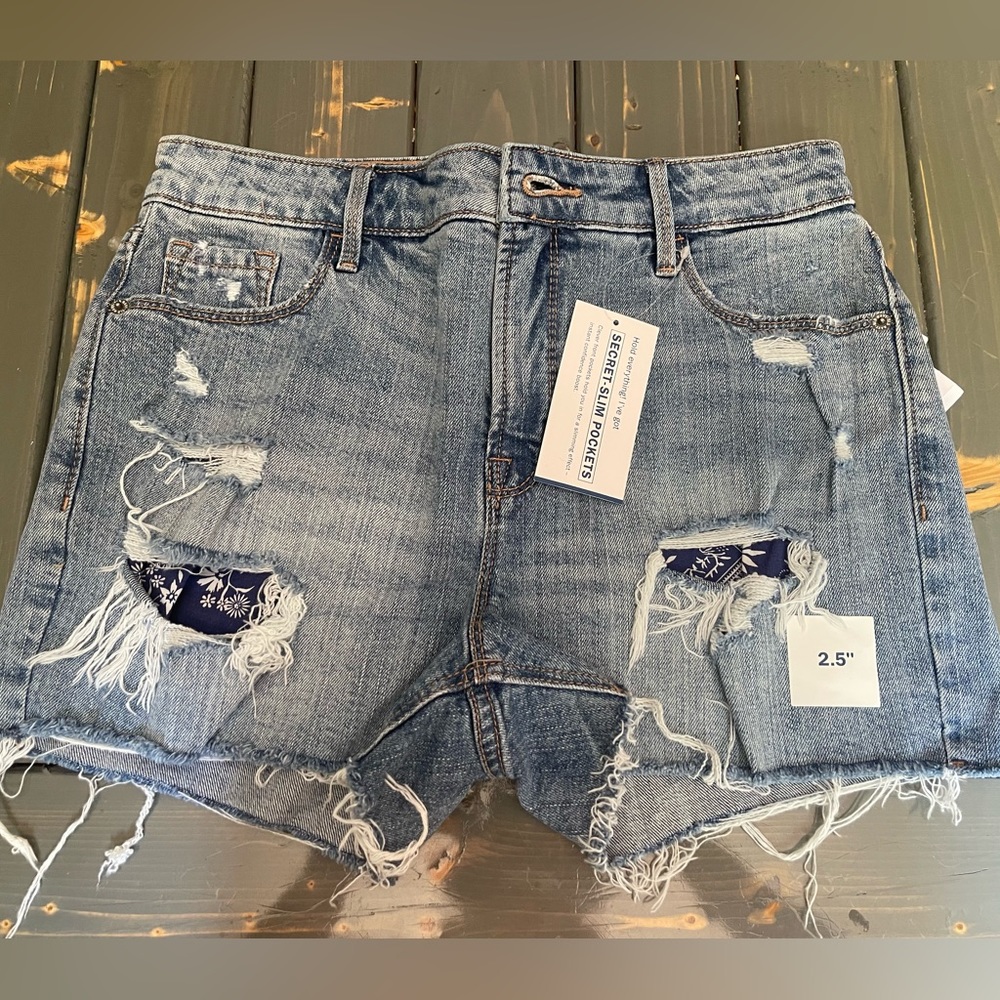 Old Navy High Rise Jeans Shorts 2.5in Size 4 Brand New